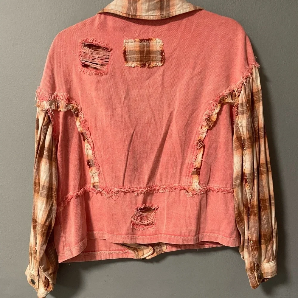 NWOT POL Denim Pink Jacket with Contrasting Plaid Collar and Sleeves. Size Small